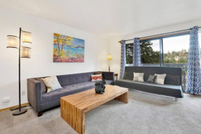 Bear Meadow Woods Condo- Walk to Ski Lifts & Golf